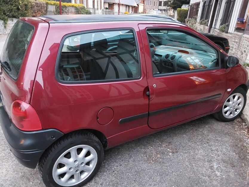 Renault Twingo 125.000 km 3.450 € Düsseldorf 40545