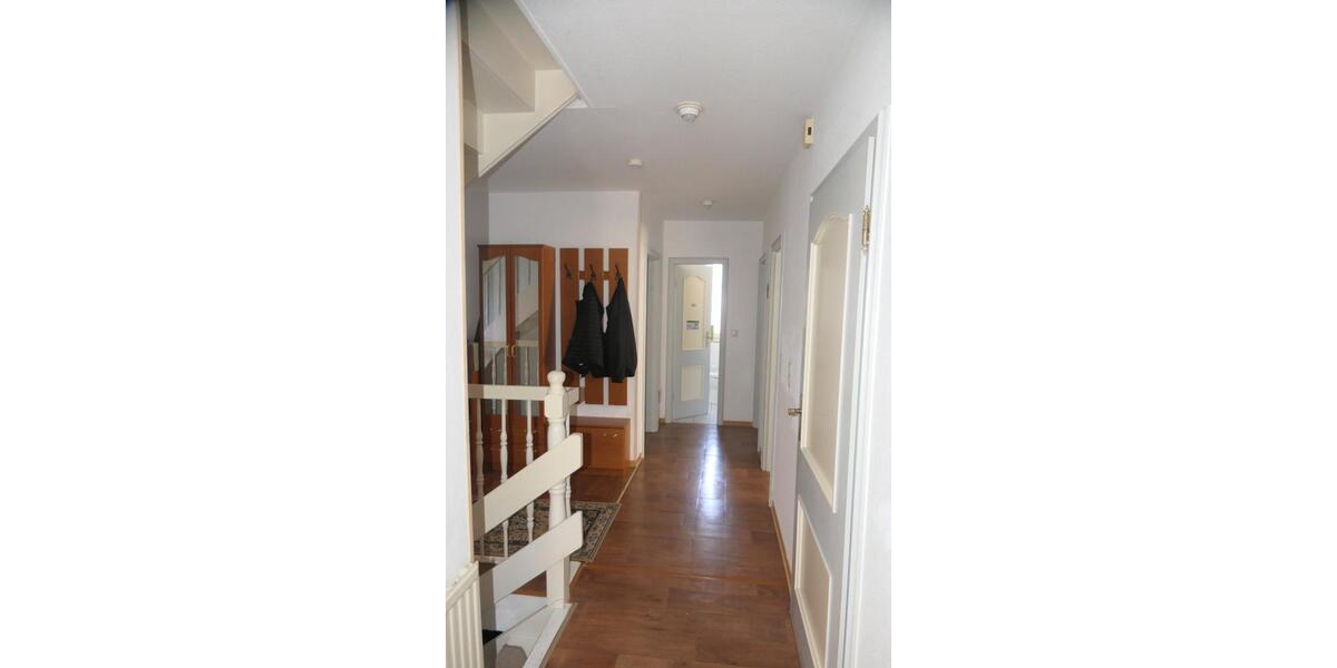 Einfamilienhaus Uelzen - 7 Zimmer, 150 m&sup2;, 1.200&euro; | Angebot:26611151