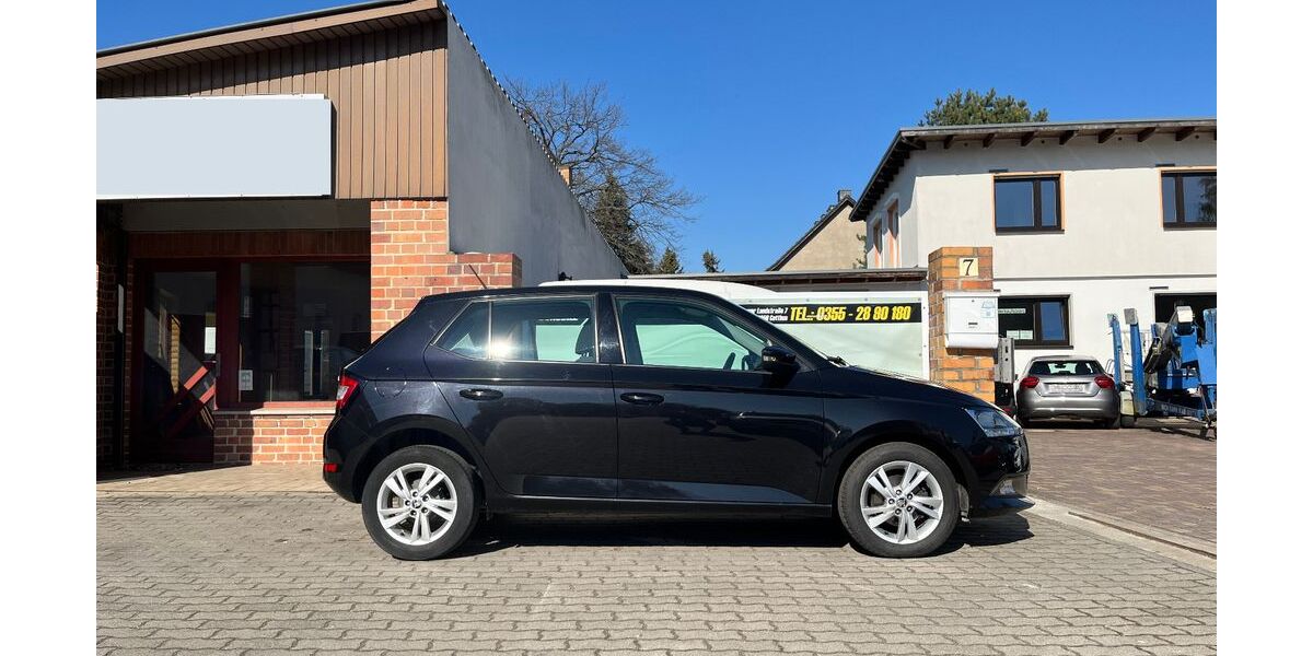 Skoda Fabia 71.520 km 11.385 &euro; Cottbus 03050