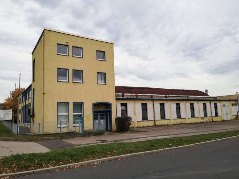 Halle in Stadtilm 260.000 € 2167 m² zimmer