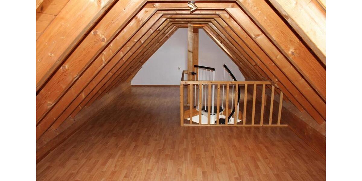 Dachgeschoßwohnung Schriesheim - 3 Zimmer, 80 m&sup2;, 730&euro; | Angebot:26099164