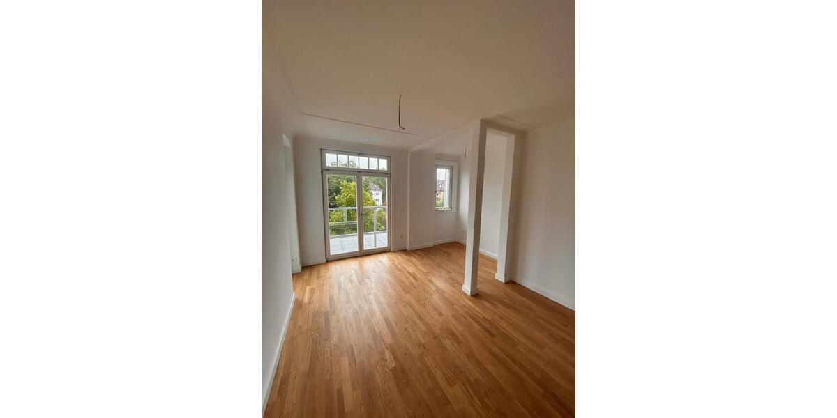 Dachgeschoßwohnung Stuttgart Bad Cannstatt - 5 Zimmer, 145 m&sup2;, 2.660&euro; | Angebot:26384372