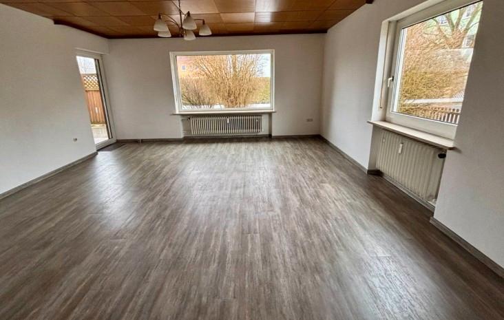 Erdgeschoßwohnung Pfreimd - 3 Zimmer, 98 m&sup2;, 700&euro; | Angebot:25415405