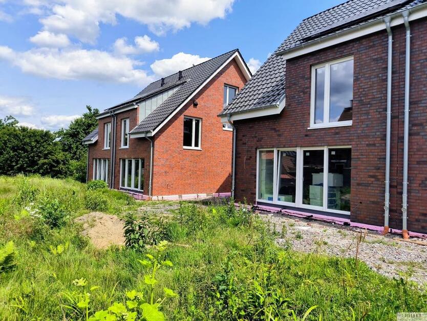 Familiengerechte Neubau-Doppelhäuser mit Garten und Terrasse