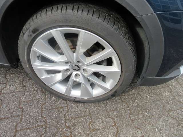 Skoda Octavia SCOUT 2.0 TDI 4x4 DSG NAVI AHK LED HEAD UP 126.700 km 23.988 &euro; Bergkamen 59192