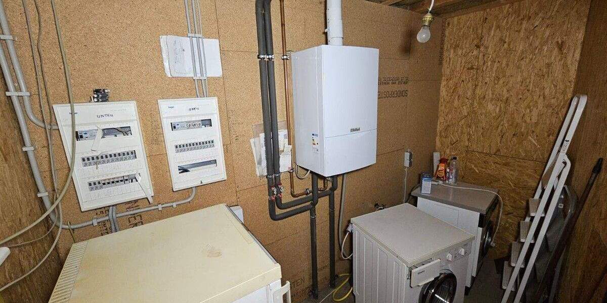 Zweifamilienhaus in Braunschweig (Waggum) mit Monteurszimmer auf Erbbaurecht 6 zimmer