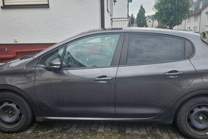 Peugeot 208 33.800 km 16.500 € Frickenhausen 72636