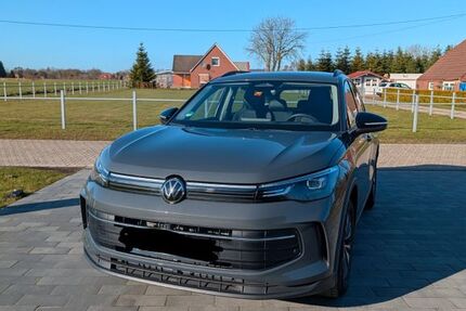 VW Tiguan 14.750 km 38.000 &euro; Südbrookmerland 26624