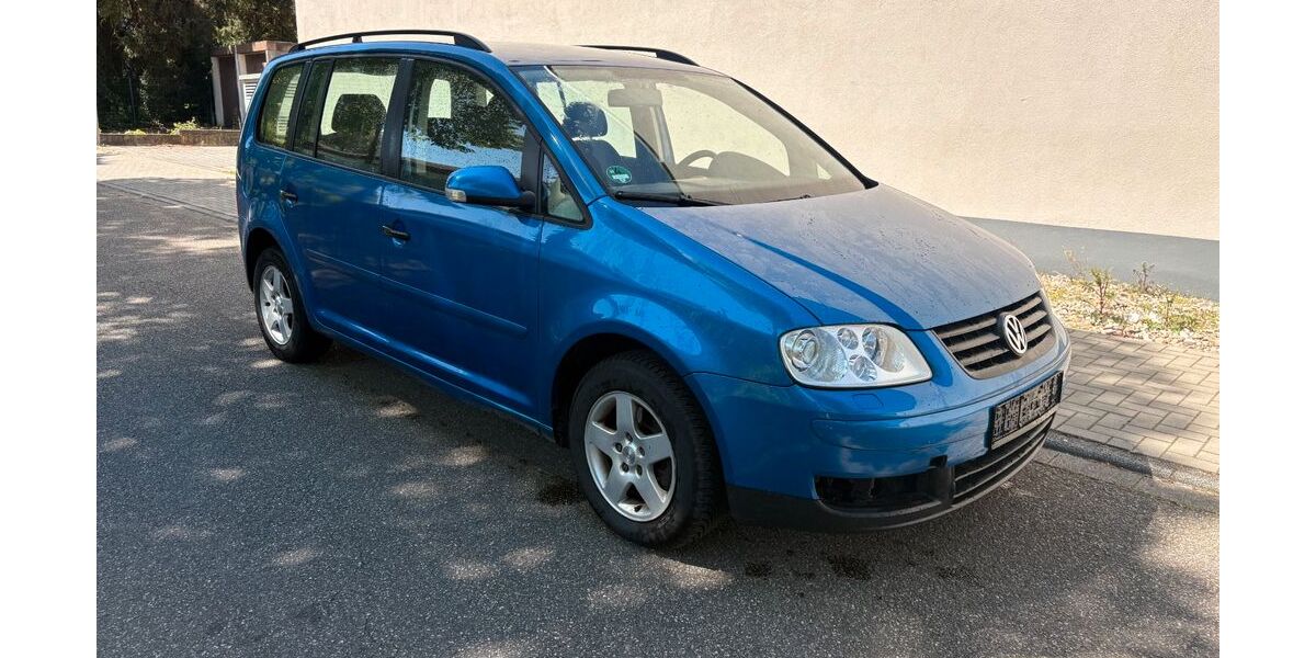 VW Touran 275.000 km 1.890 &euro; Breisach am Rhein 79206