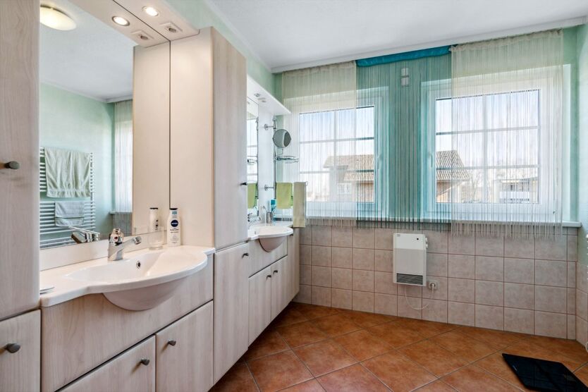 Mit 3D und Video: Modernes Einfamilienhaus mit großem und schön angelegten Garten in Nörvenich! 8 zimmer