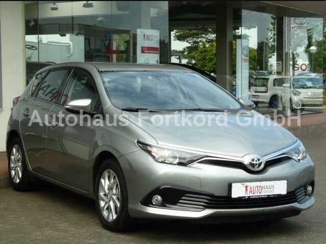 Toyota Auris 69.980 km 14.980 &euro; Bielefeld 33689