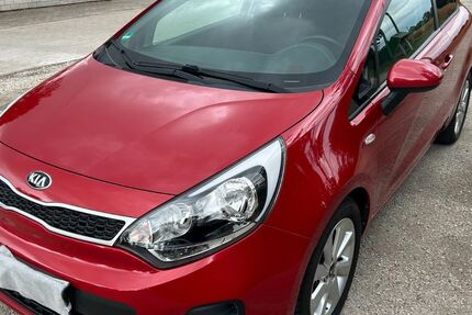 Kia Rio 65.500 km 5.900 &euro; Welver 59514