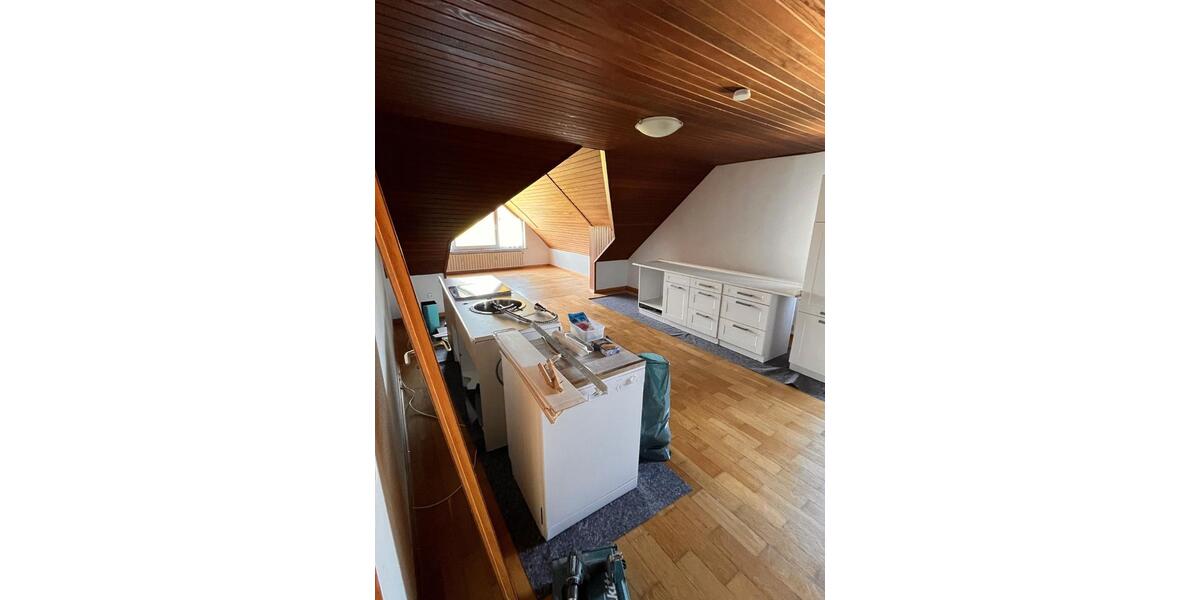 Dachgeschoßwohnung Edemissen - 4 Zimmer, 120 m&sup2;, 890&euro; | Angebot:26401437