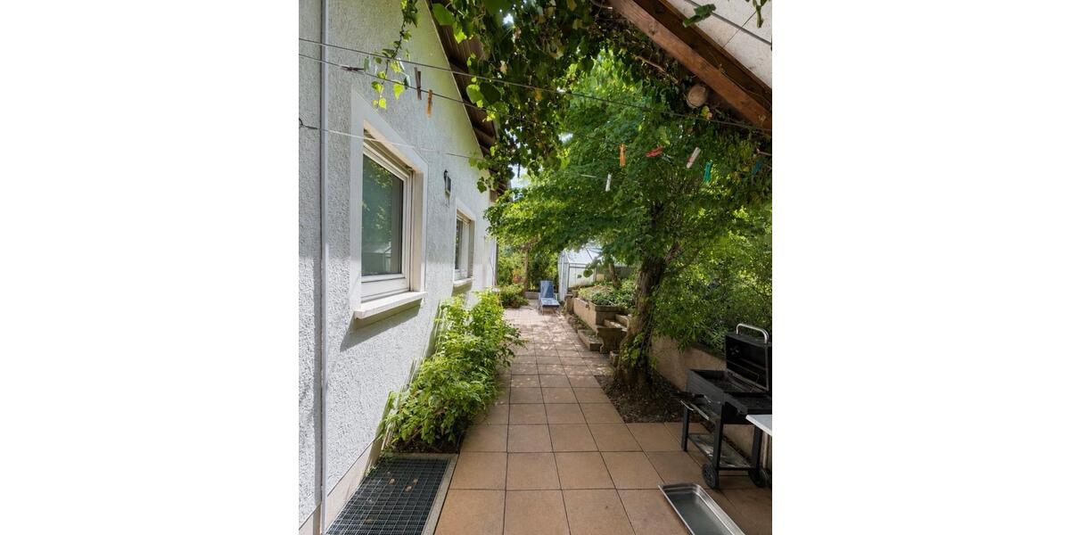 Einfamilienhaus Pfullingen - 8 Zimmer, 179 m&sup2;, 576.000&euro; | Angebot:26757139