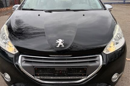 Peugeot 208 126.281 km 5.600 &euro; Emmering 82275