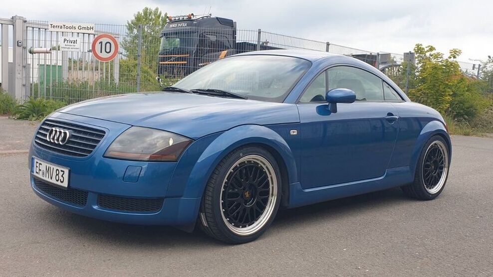 TT
