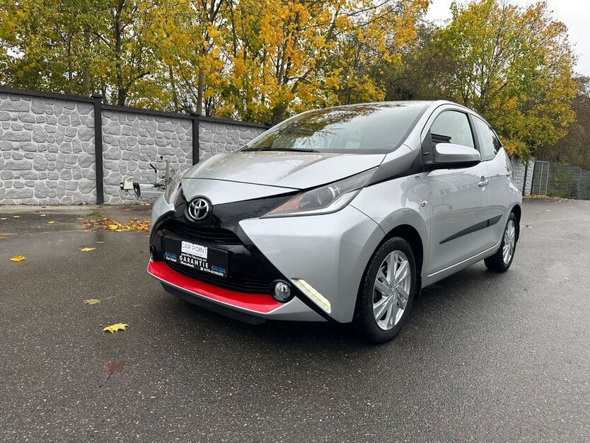 Toyota Aygo (X) 122.000 km 6.990 € Oberasbach 90522