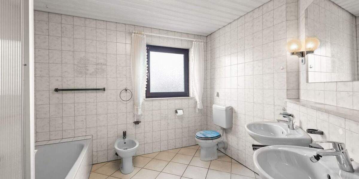Mehrfamilienhaus, Wohnhaus Hagenbüchach - 1 Zimmer, 261 m&sup2;, 598.000&euro; | Angebot:25670108