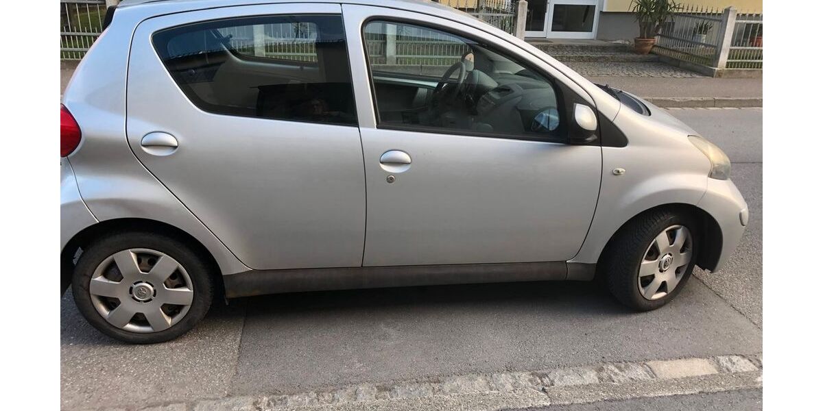 Toyota Aygo (X) 133.000 km 1.500 &euro; Oberpöring 94562