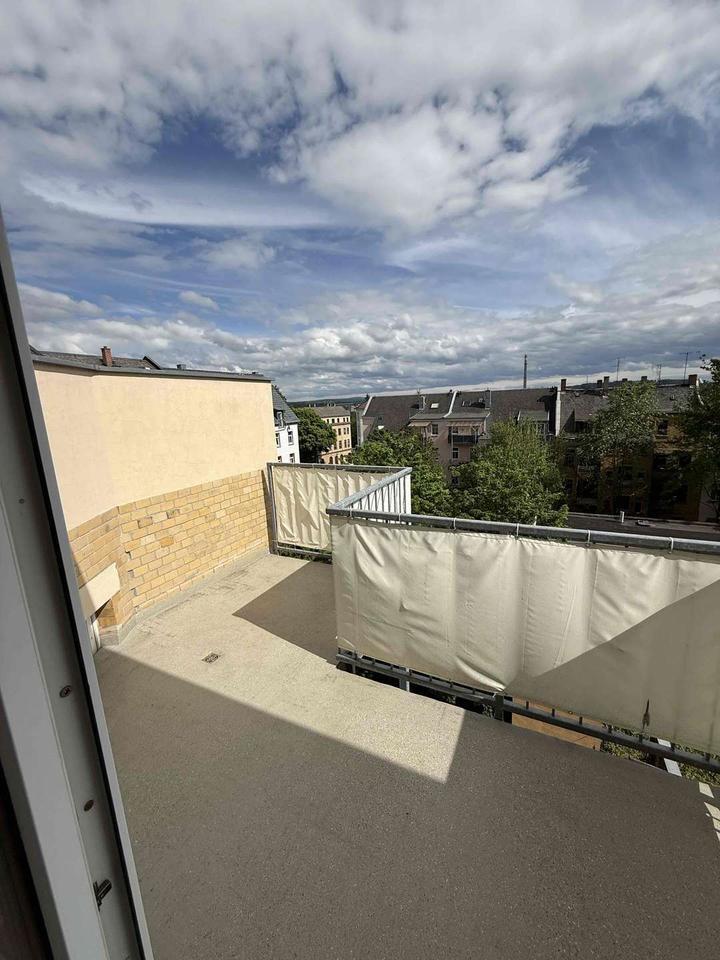 Dachgeschoss Wohnung mit schönem Balkon in Preißelpöhl