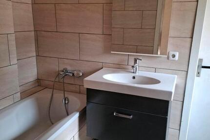 Wohnung Schönheide - 3 Zimmer, 85 m&sup2;, 390&euro; | Angebot:26397606