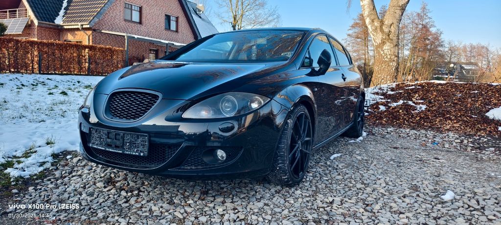 Seat Leon 223.000 km 2.399 &euro; Rietberg 33397