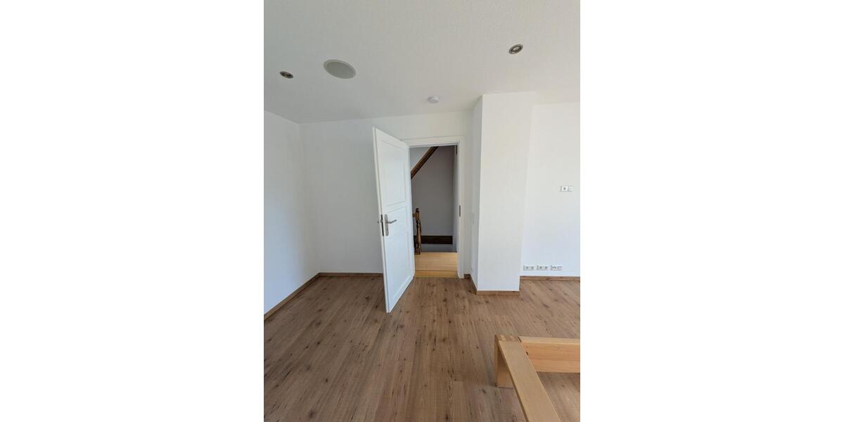 Einfamilienhaus Engelskirchen - 3.5 Zimmer, 110 m&sup2;, 1.550&euro; | Angebot:25945148