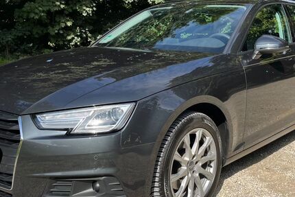 Audi A4 98.000 km 19.400 € Feldkirchen 85622