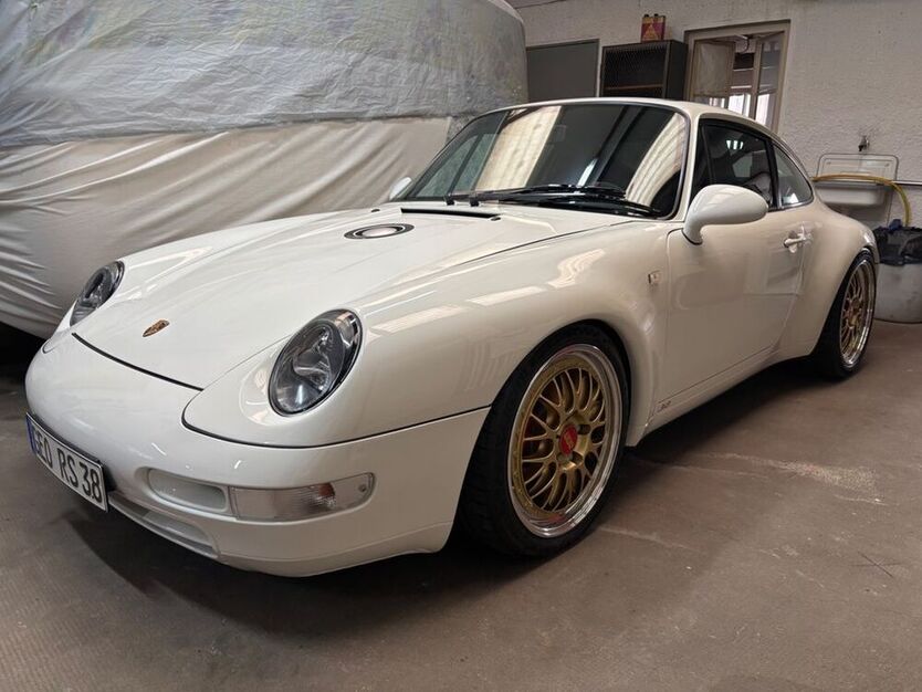 993