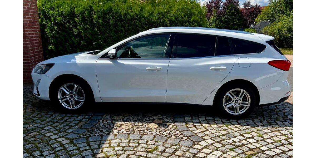 Ford Focus 61.800 km 14.500 &euro; Wehretal OT Reichensachsen 37287
