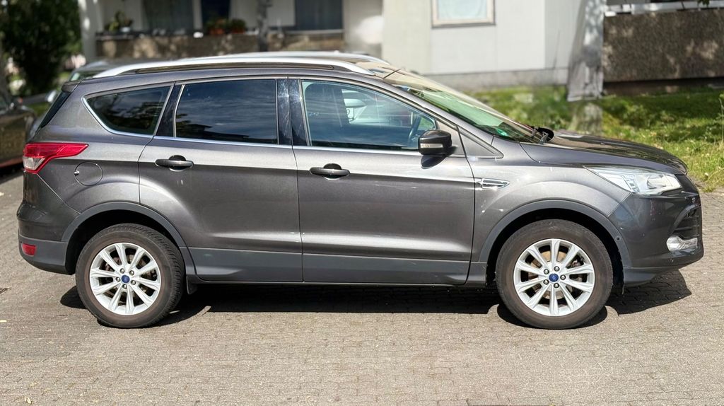 Ford Kuga 95.000 km 10.700 € Koblenz 56075