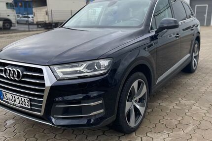 Audi Q7 220.000 km 22.999 &euro; Kassel 34125