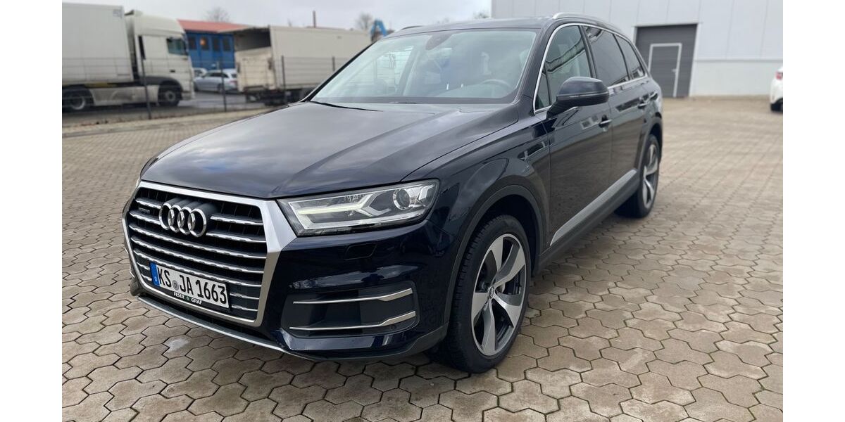 Audi Q7 220.000 km 22.999 &euro; Kassel 34125