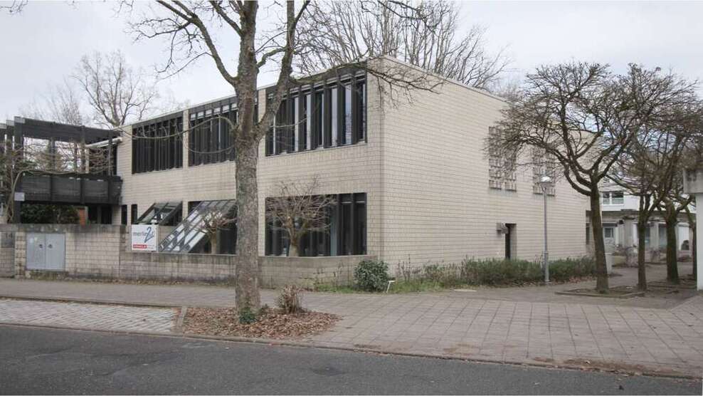 Büro in Karlsruhe-Bergwald 598.000 € 328 m²