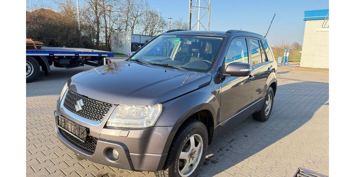 Suzuki Grand Vitara 238.000 km 3.699 &euro; Berlin 12681