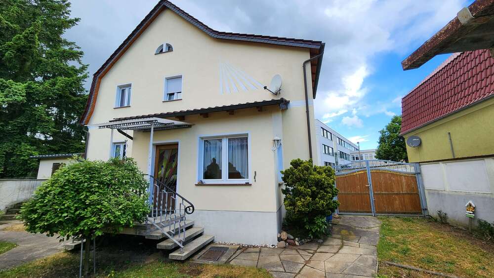 Haus zum Kaufen in Parey Elbe 179.000 € 126 m² 7 zimmer