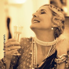 Fräulein Susis Singvergnügen! - Musik und Glamour der roaring Twenties 04.12.2025 SCHATZKISTL – Theater . Kabarett . Club - Im Leonardo Royal Mannheim