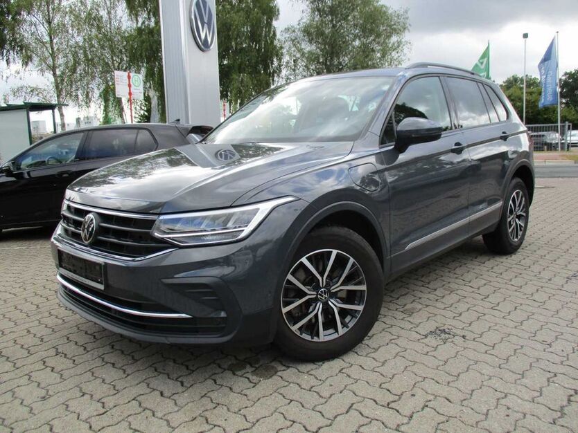 VW Tiguan 57.681 km 26.400 € Harsefeld-Hollenbeck 21698
