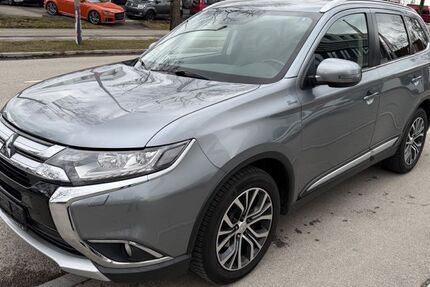 Mitsubishi Outlander 97.000 km 18.900 &euro; München 81825