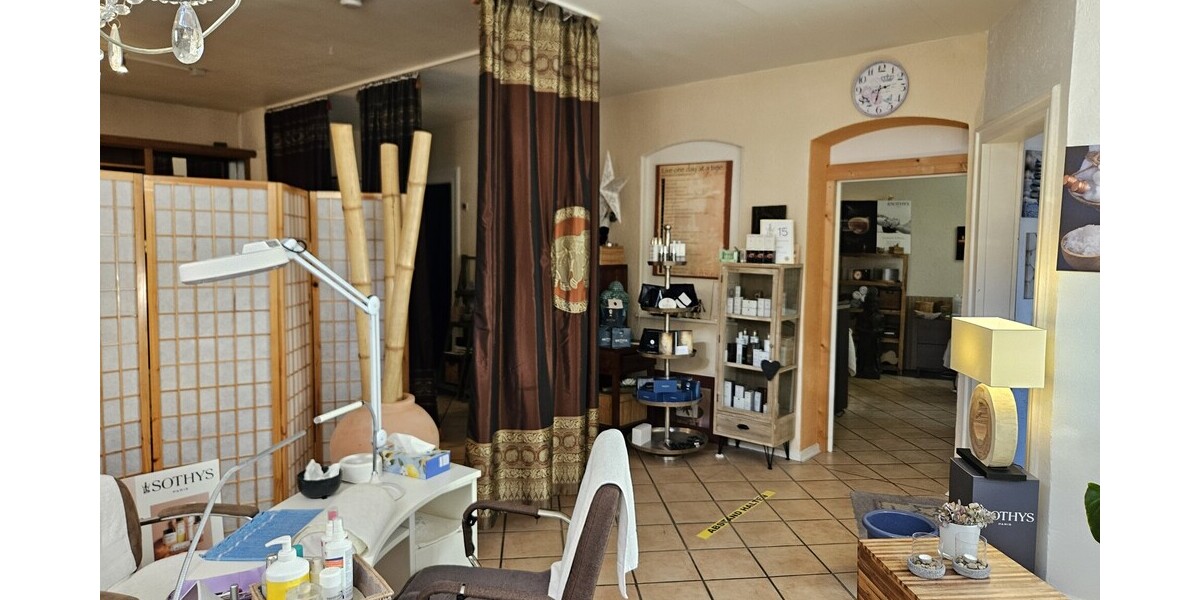 Sie haben die Geschäftsidee? Wir haben das Ladenlokal! Zentral in Oberpleis! 2 zimmer