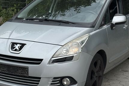 Peugeot 5008 172.203 km 3.490 &euro; Hamburg 20539