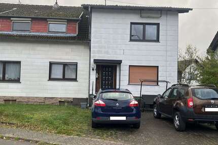 Haus zum Kaufen in Freisen-Asweiler 119.000 € 188 m² 10 zimmer