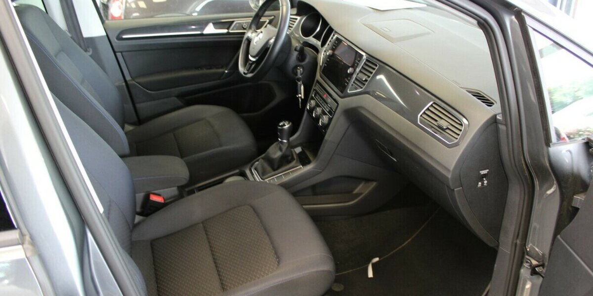 VW Golf Sportsvan 1.0 TSI OPF United 78.395 km 15.980 € Euskirchen 53881