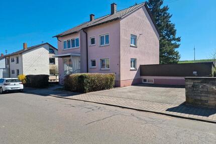 3 Zimmer Küche Bad Balkon Marnheim Erstbezug nach Sanierung