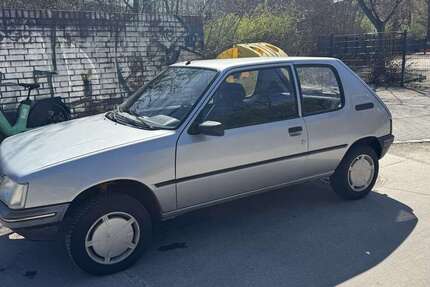 Peugeot 205 152.500 km 699 &euro; Berlin 12355