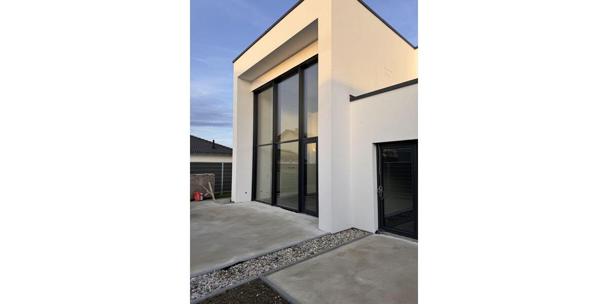 Etagenwohnung Wallersdorf - 3 Zimmer, 130 m&sup2;, 1.500&euro; | Angebot:26413769