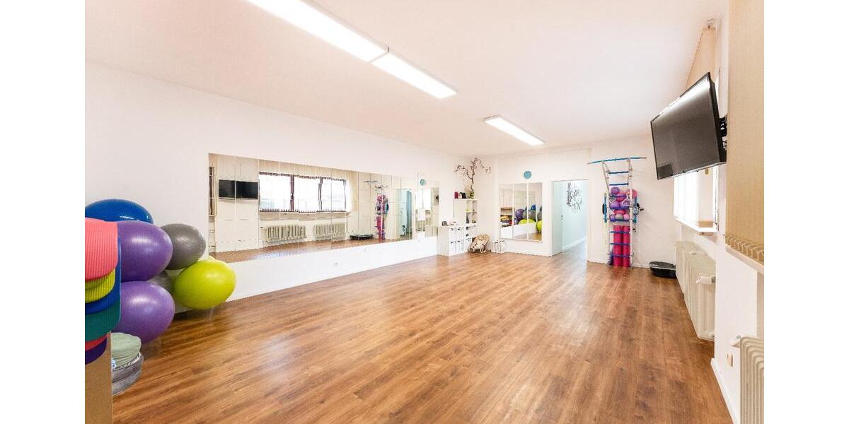 Großzügige Räume: Praxis, Büro, Laden oder für Tanz, Yoga, Sport zimmer
