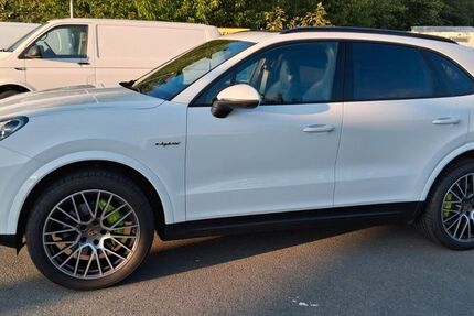 Porsche Cayenne 30.000 km 79.890 &euro; Riesa 01589