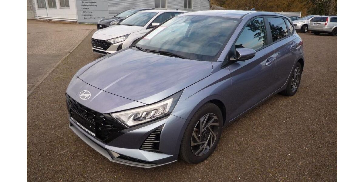 Hyundai i20 11.300 km 17.900 &euro; Freisen 66629