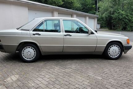 Mercedes-Benz 190 120.000 km 3.900 &euro; Dortmund 44309